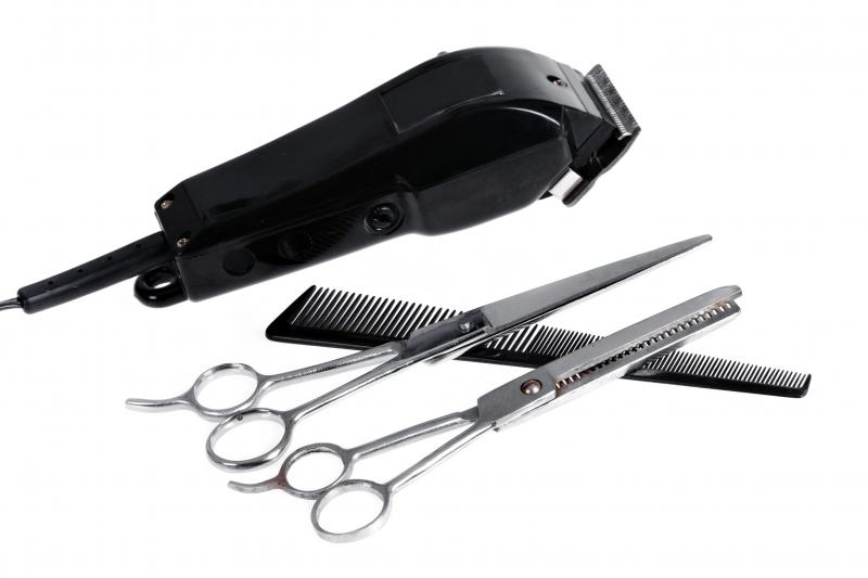 cutting hair with scissors vs clippers
